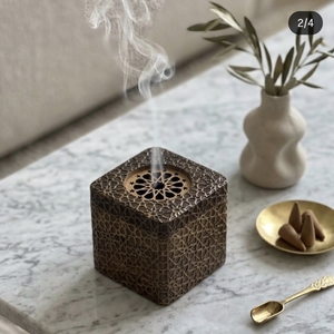Brûleur d'encens Mubkhar en bois fait main avec incrustations décoratives en laiton - Product Image 6