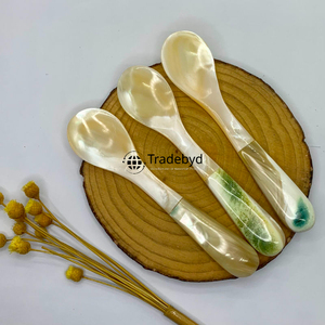 Cuchara de Lujo Hecha a Mano con Incrustaciones de Madreperla, Utensilios de Cocina Premium de Tradebyd - Product Image 6