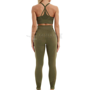 Conjunto de Yoga para Mujer Hecho en Pakistán a Precio Económico, Conjunto de Yoga Cómodo para Mujer, Venta en Línea de Conjuntos de Yoga para Mujer - Product Image 4