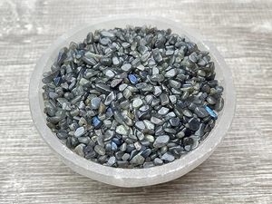 Figurines en cristal de labradorite gravées polies de 3-5 mm, thème ange, pierre de guérison, vente en gros, décoration pour la maison et les fêtes, AMAYRA CRYSTALS - Product Image 2