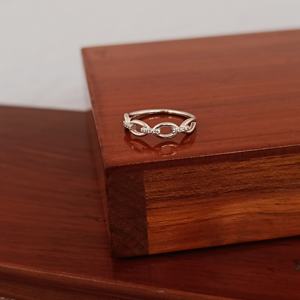 Anillo de Plata de Ley 925 con Nudo Infinito y Diamantes Pavé, Regalo Romántico para Mujer, Boda, Compromiso, Promesa - Product Image 1