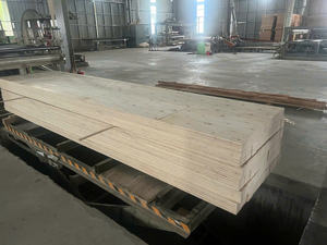 Poutre en LVL de pin structurel du fabricant vietnamien, bois lamellé-collé pour coffrage de construction et support d'échafaudage - Product Image 5