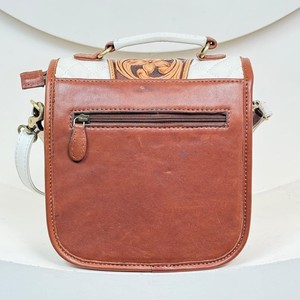 New 2025 Fashion Design Hand Tooled <b>Leather</b> Western-Style Ornate Buckle Crossbody Handbag for Women's Quilted Handle Flap Purse - Product Image 5