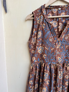 Vestido largo de algodón indio con estampado floral vintage y bordados, estilo túnica de verano, hecho a mano con técnica de bloques, a precio de fábrica. - Product Image 2