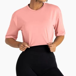 เสื้อยืดโอเวอร์ไซส์ผ้าฝ้าย 100% ระบายอากาศดี สไตล์คู่รัก สำหรับฤดูร้อน  พร้อมปักโลโก้ตามสั่ง ขายส่งเสื้อยืดผู้หญิงเท่ๆ - Product Image 1