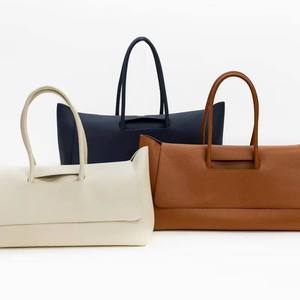 Sac de voyage en cuir de vachette imprimé et gaufré, sac de week-end, sac de voyage, grand sac de transport pour les voyages courts - Product Image 2