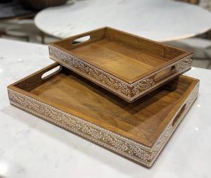 Plateau de service rectangulaire en résine bleue fait main avec incrustation dorée, design moderne, finition polie, pour plats, vaisselle, décoration de cuisine et de maison - Product Image 5
