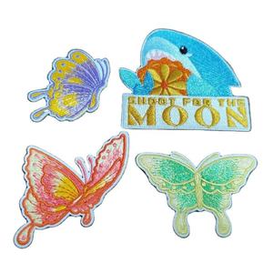 Écussons thermocollants personnalisés en chenille brodée pour vêtements, chapeaux, sacs et vestes, badges à coudre sur tissu, usine OEM ODM - Product Image 1