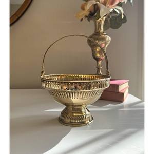 La brillante y elegante tazón de latón más demandada complementa cocinas modernas y tradicionales. - Product Image 1