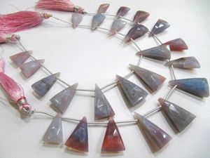 ลูกปัดโอปอลสีน้ำเงินลาเวนเดอร์ธรรมชาติทรงสามเหลี่ยมเจียระไนแบบบริโอเล็ต ความยาว 8 นิ้ว - Product Image 4