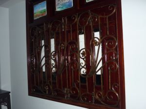 Cadre de fenêtre en aluminium moderne de luxe avec grille décorative en métal et surface polie pour la sécurité extérieure des villas, conception personnalisée - Product Image 6