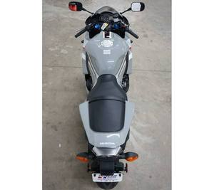 Moto Supersport 2026 CBR600RR 600cc EFI pour Adultes – Haute Performance, Capacités de Course Élevées, Technologie de Conduite Sportive Avancée, Fabriquée aux États-Unis - Product Image 4
