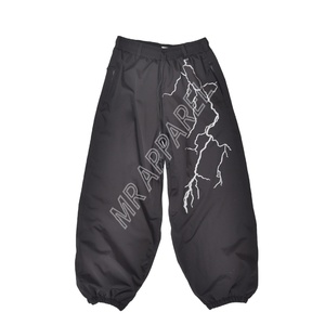 Pantalones de Esquí Negros Extra Grandes con Estampado Reflectante, Impermeables 10.000 mm, Tejido Cortavientos, Polainas para Botas, Aislamiento de Forro Polar - Product Image 6