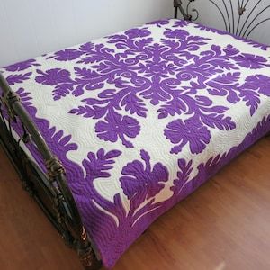Couvre-lits Kantha Hawaïens Tendance et Très Vendus, Brodés Violets, 100% Coton, Style Vintage, Faits Main, Écologiques et Rafraîchissants - Product Image 2