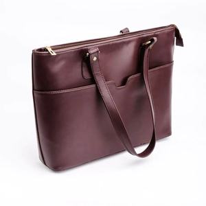 Bolso Tote de Cuero Genuino Premium Personalizado al por Mayor, Resistente al Agua, de Gran Capacidad, Bolso de Hombro de Moda para Mujer - Product Image 1