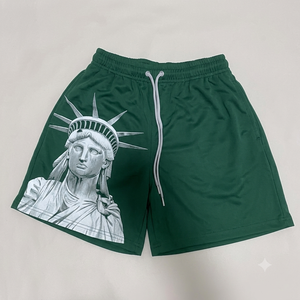 Shorts noirs pour hommes à séchage rapide avec imprimé Statue de la Liberté, taille à cordon de serrage, vêtements de sport décontractés, poches, logo sur le devant - Product Image 1