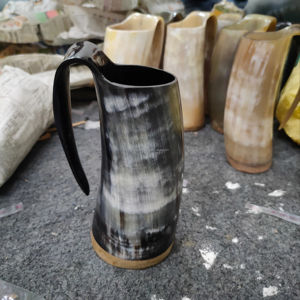 Mug en corne de buffle 100% haute qualité, style viking, tendance européenne, artisanat naturel - Product Image 1