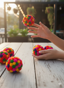 Décoration de boules pompon colorées Holi du Rajasthan en laine |   Décoration de mariage sur le thème indien pour les jeux et événements Mehndi Sangeet Haldi - Product Image 2