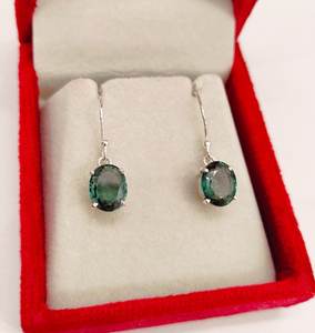 Pendientes de Zafiro Verde, Plata de Ley 925, Chapados en Oro, Corte Ovalado, Joyería Hecha a Mano, Regalo de Aniversario para Ella - Product Image 1