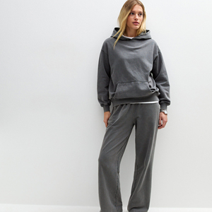 Ensemble de survêtement décontracté pour femme : sweat-shirt à col roulé gaufré à manches longues et pantalon uni, idéal pour le yoga et le fitness - Product Image 1