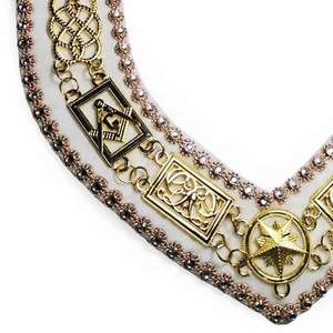 Collar Masónico de Gran Logia a Precio Económico, Cadena Masónica Chapada en Oro sobre Terciopelo Blanco - Product Image 4