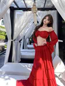 Conjunto de Top Corto y Maxi con Volantes y Hombros Descubiertos en Color Escarlata para Mujer, Tejido Sólido Lavado, Ecológico, Transpirable y Sexy para la Playa - Product Image 3