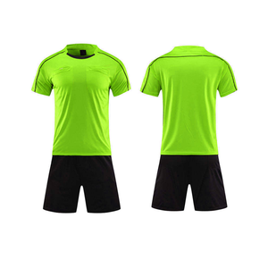 Ensemble de maillots de football personnalisés pour hommes, orange et noir, col rond, manches courtes, tissu respirant, coupe athlétique, toutes saisons, 100% polyester - Product Image 6