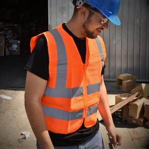Chaqueta de Seguridad Reflectante de Alta Visibilidad para Uso Industrial y en Carreteras - Product Image 4