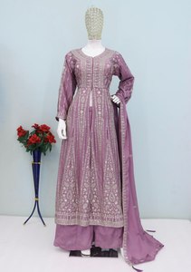 ชุดเดรส Anarkali สีม่วงปักลาย  ชุดส่าหรีแบบดั้งเดิมของอินเดียสำหรับงานแต่งงานและงานเลี้ยงสำหรับผู้หญิง - Product Image 2