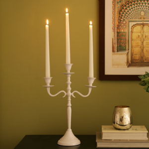 Elegante Candelabro de Aluminio de 3 Brazos, Portavelas Decorativo de Metal con Acabado Dorado para Bodas, Fiestas y Eventos - Product Image 3