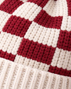 Gorro de Punto Personalizado a Cuadros Rojos y Blancos, Gorro de Invierno Cálido con Pompón, Gorro de Punto Grueso Unisex, Gorro con Logo Personalizado, Proveedor OEM - Product Image 6