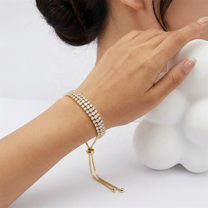 สร้อยข้อมือเทนนิสแบบคลาสสิกสำหรับผู้หญิง ชุบทอง 18K 4 ชั้น ดีไซน์รูปหัวใจ ประดับเพชร CZ แบบหนามเตย ผลิตจากโลหะผสม ได้รับการรับรองมาตรฐานความปลอดภัยแบบยุโรป - Product Image 2