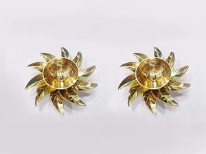Ensemble de porte-bougies en laiton plaqué or en forme de lotus pour la décoration de la maison - Product Image 3