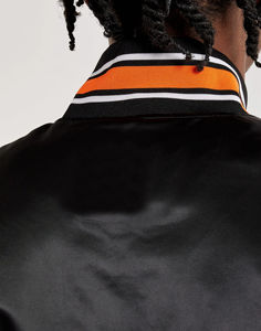 Veste de baseball en satin brodée personnalisée de haute qualité pour hommes, veste de baseball en satin épaisse imperméable de style streetwear - Product Image 3