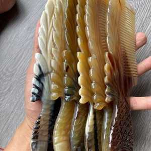 Peigne à cheveux en corne naturelle fait main, en corne de buffle et de vache, pour des soins doux des cheveux et du cuir chevelu, en provenance du Vietnam - Product Image 4