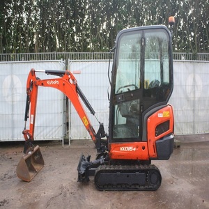 Mini-excavatrice Kubota KX016-5 efficace, conçue pour l'aménagement paysager, le creusement de fossés, l'installation de équipements, la préparation du terrain et les travaux en espace confiné. - Product Image 3