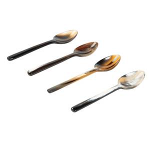 Ensemble de 2 cuillères à salade en corne à motifs naturels, design croisé, ustensiles écologiques pour une décoration minimaliste et une salle à manger moderne - Product Image 3