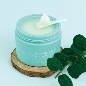 นาตินดา คาล์มมิ่ง เชอร์เบท คลีนซิ่ง บาล์ม ผลิตภัณฑ์ทำความสะอาดผิวหน้าสูตรล้ำลึก ผสมว่านหางจระเข้ เหมาะสำหรับทุกสภาพผิว - Product Image 1