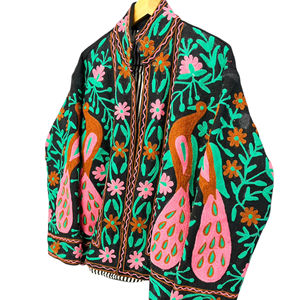 Chaqueta Bomber de Terciopelo con Bordado a Mano de Pavo Real para Mujer, con Cuello Alto Floral y Forro de Algodón, Venta al Por Mayor - Product Image 1