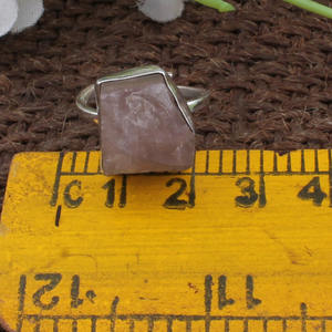 แหวนเงินแท้ 925 ประดับพลอยสีฟ้าอมชมพูทรงเรียบหรู ดีไซน์เรียบง่าย เหมาะสำหรับเป็นของขวัญแต่งงานสำหรับผู้หญิง - Product Image 3