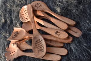 Ensemble de cuillères en bois gravées personnalisées, ustensiles de cuisine écologiques faits à la main, cadeau pour la cuisine et la pâtisserie - Product Image 3