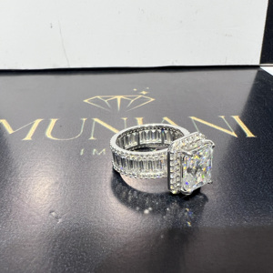 Anillos de compromiso de lujo para unisex en oro blanco de 14k con diamantes redondos de corte brillante, anillos finos con diamantes cultivados en laboratorio, joyería fina. - Product Image 2