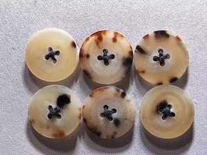 Boutons en corne de buffle naturelle finis, accessoires vestimentaires naturels de haute qualité pour chemises et vestes - Product Image 5
