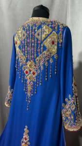 Elegante Vestido Kaftan Bordado a Mano con Cuentas y Velo, Última Moda en Ropa Islámica para Bodas - Product Image 3