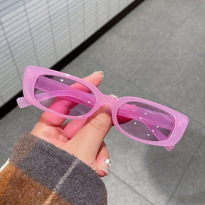 Lunettes de soleil minimalistes personnalisées de couleur gelée, lunettes de soleil carrées à monture fine et tendance - Product Image 3