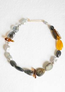 collar de resina hecho a mano - Product Image 3