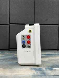 Dispositivo de Monitoreo Médico KAARYA 7 con Batería Integrada, Construcción de Acero y Aluminio, Garantía de 2 Años - Product Image 3