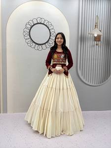 VISHNU K DESIGNS Lahaenga Choli en pur coton, cousu main, 9,00 mètres, style traditionnel, séchage rapide, toutes saisons - Product Image 5