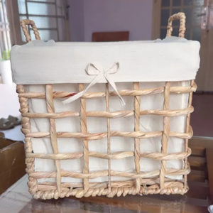 Panier de rangement de haute qualité en jacinthe d'eau naturelle, jonc de mer, rotin et bambou avec cadre métallique et doublure en tissu - Product Image 2
