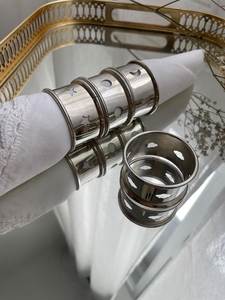 Anillos de Servilleta de Metal Plateado con Diseño de Estrella y Luna, Elegantes Porta Servilletas para Mesa de Comedor, Ecológicos - Product Image 1